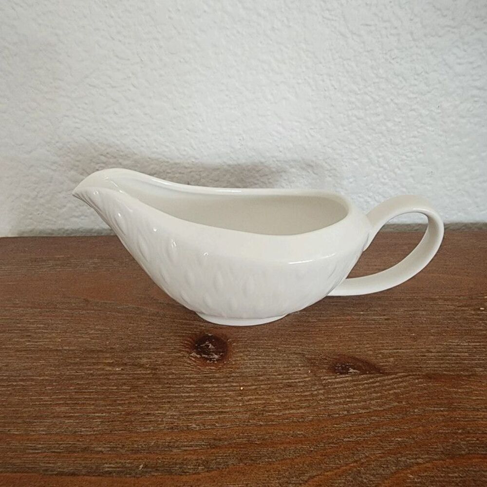 White Small Ceramic Embossed Leaf Gravy Boat